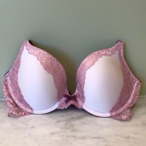 NWT 32D Victoria Secret Bra